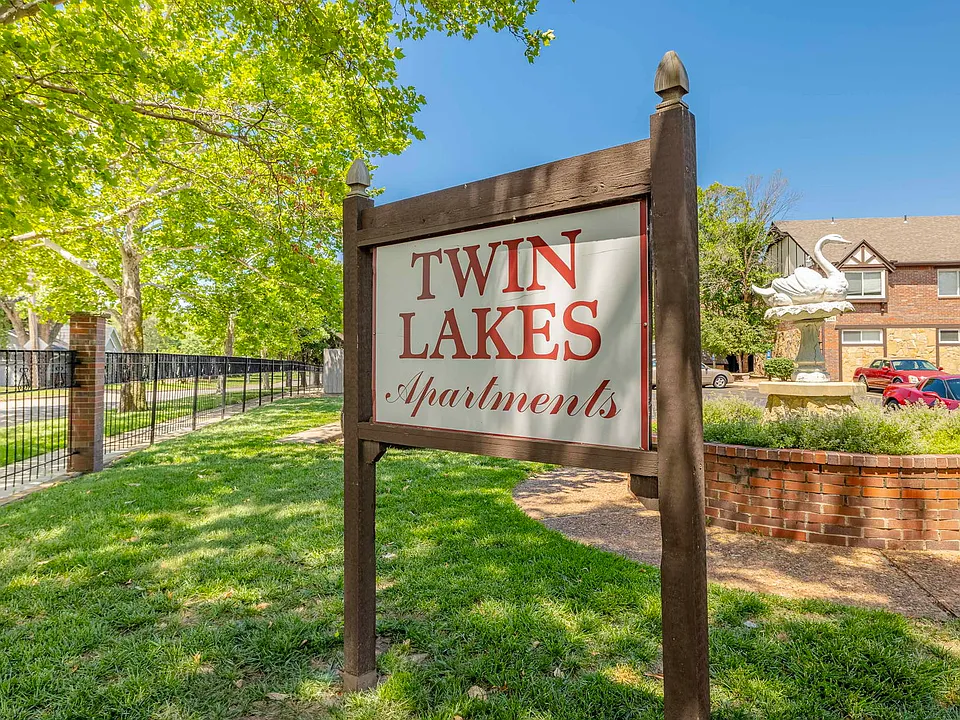 Twin Lakes Apartments