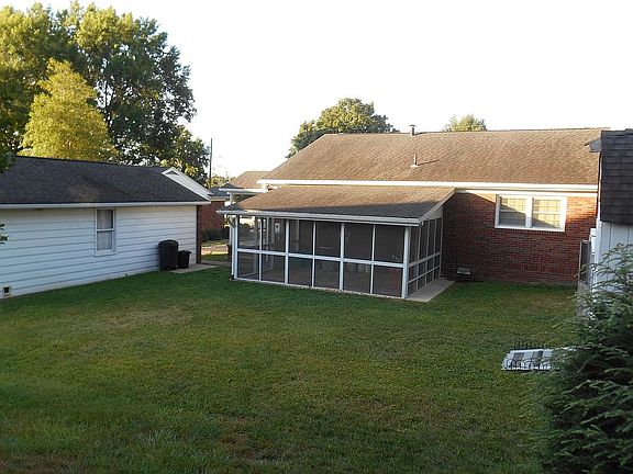 4th image of 1323 42nd St
