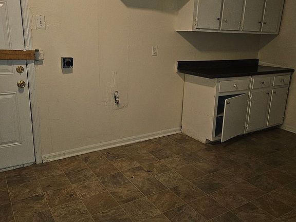 3rd image of 4583 Range Line Rd