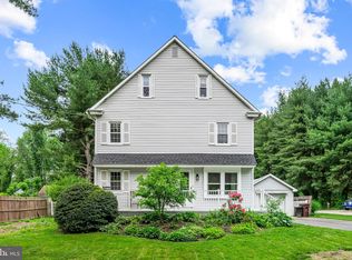 207 Hooton Rd, Mount Laurel, NJ 08054