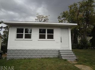 4081/2 E Market St, Bloomington, IL 61701