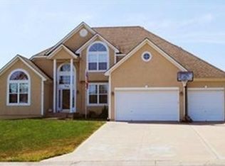 319 SW Albatross Ct, Lees Summit, MO 64082