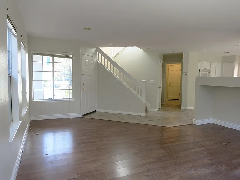 1572 Firestone Loop — Photo 4