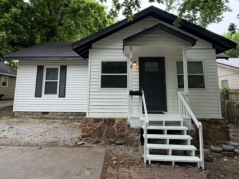 44 S Florence Ave — Photo 13