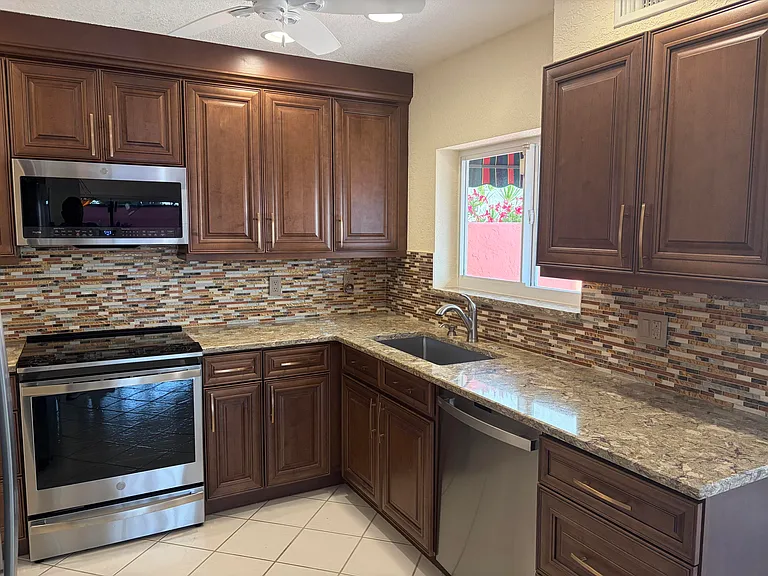 21435 Campo Allegro Dr — Photo 11