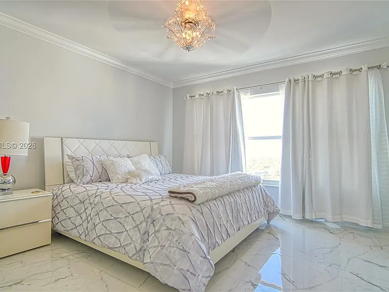 3550 Galt Ocean Dr #1808 — Photo 11