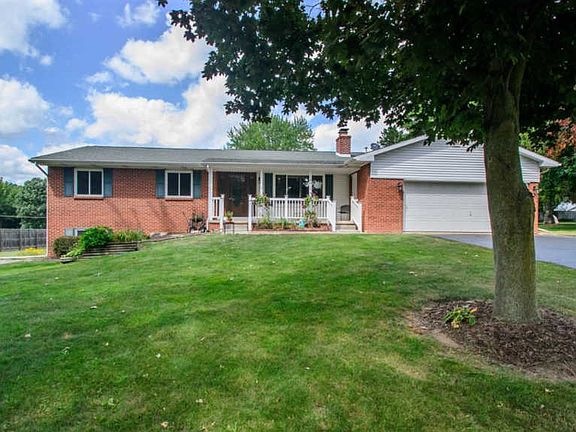 4th image of 1833 Maple Shade Dr
