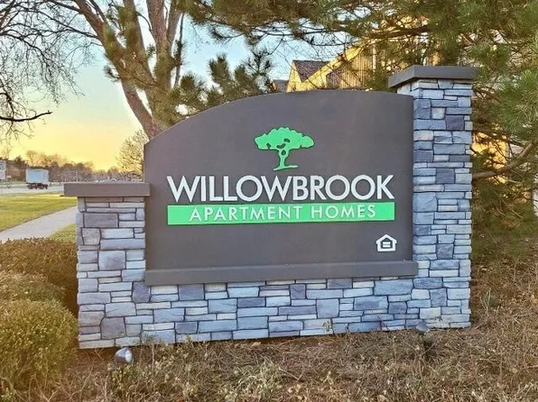 Willowbrook Apartment Homes, 7440 Tennessee Dr #6-112, Willowbrook, IL 60527