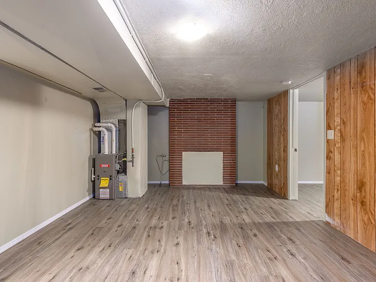 11835 NE Couch St — Photo 26