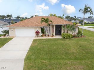 2208 SW 40th St, Cape Coral, FL 33914