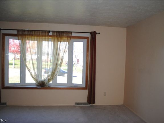 4th image of 6717 Hedgeline Blvd
