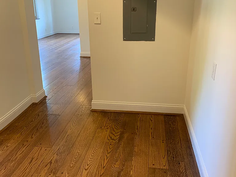 2534 Erie Ave #3 — Photo 15