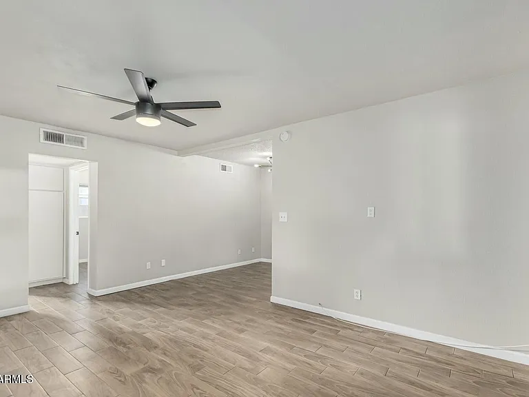721 E Montebello Ave #108 — Photo 9