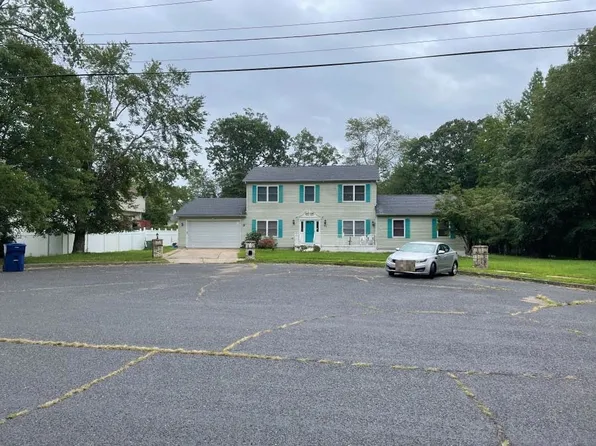 32 Golfview Dr, Neptune, NJ 07753