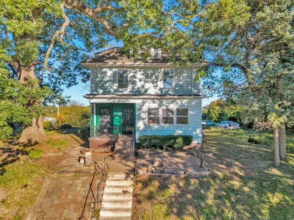 817 Farnam St, Davenport, IA 52803