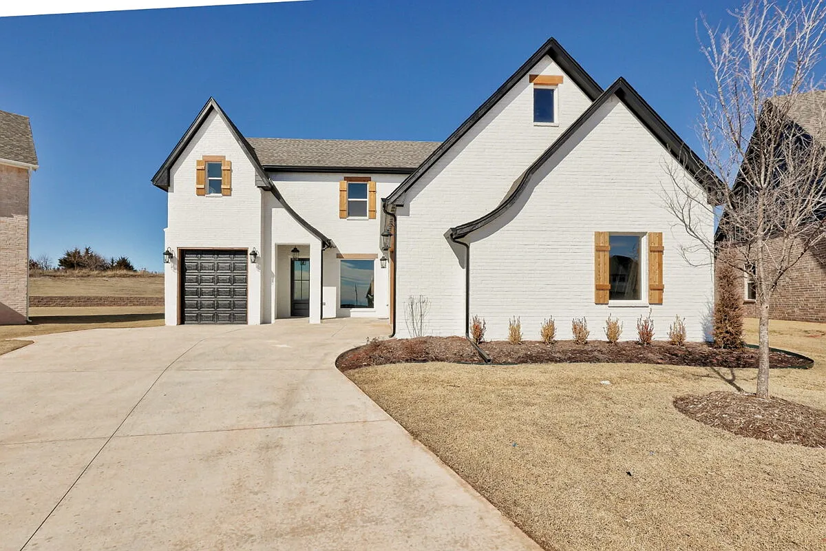 5 bed, 4.0 bath, 2829 sqft, $3,495 — Photo 1