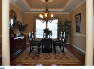 11 Chestnut Dr, Robbinsville, NJ 08691