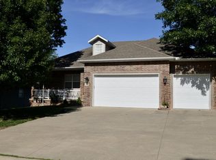 1315 Fox Ridge Ln, Neosho, MO 64850