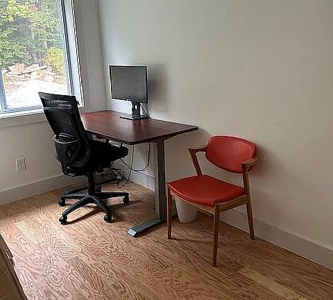 4th image of 250 Upper Meadows Ln