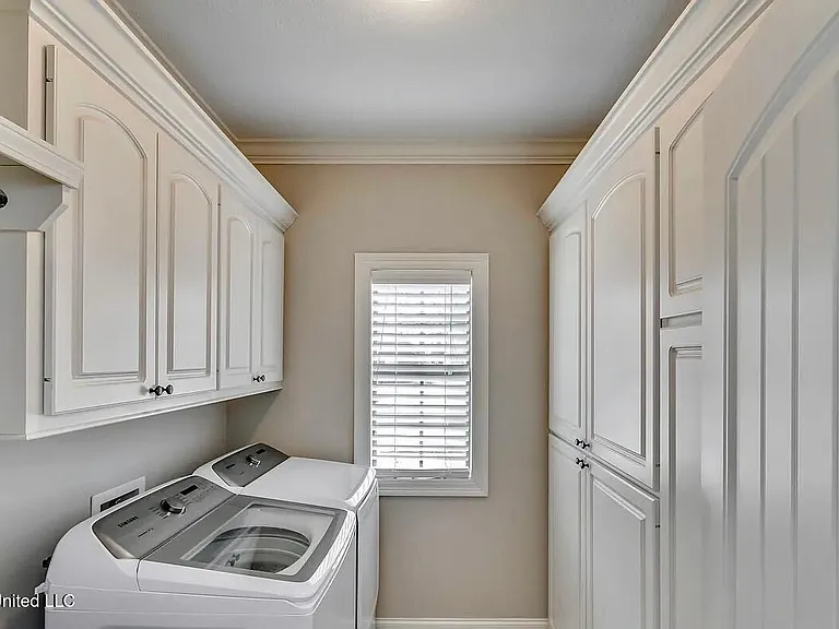 132 Hanover St — Photo 8