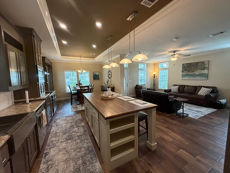 211 Hummingbird Ln — Photo 5