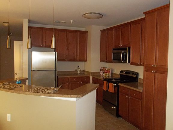 2nd image of 4273 Llewellyn Ave APT 205