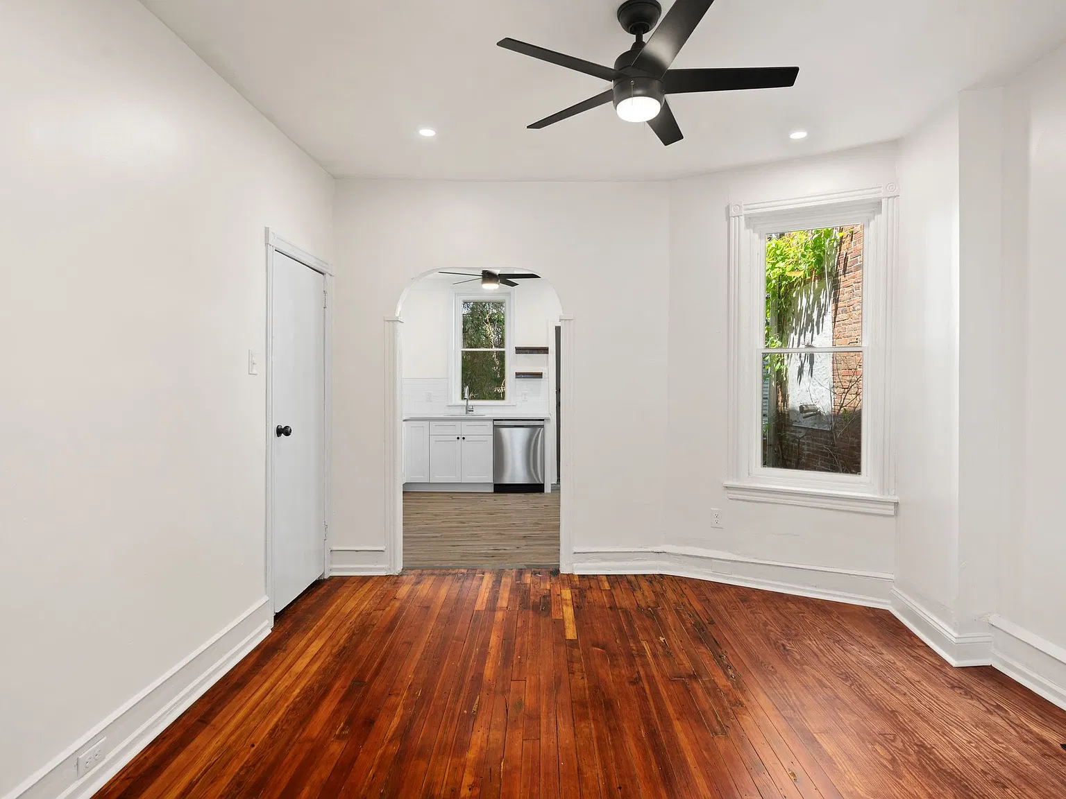 3 bed, 1200 sqft, $1,750 — Photo 3