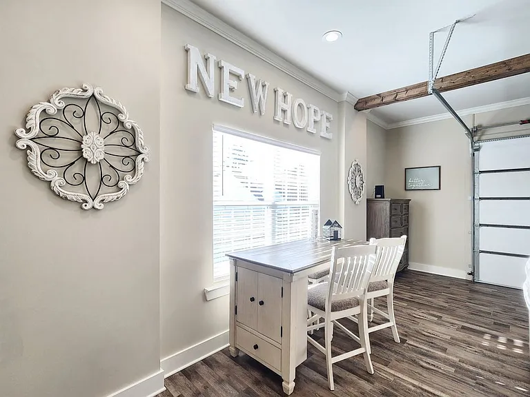 250 Horn Ln — Photo 8