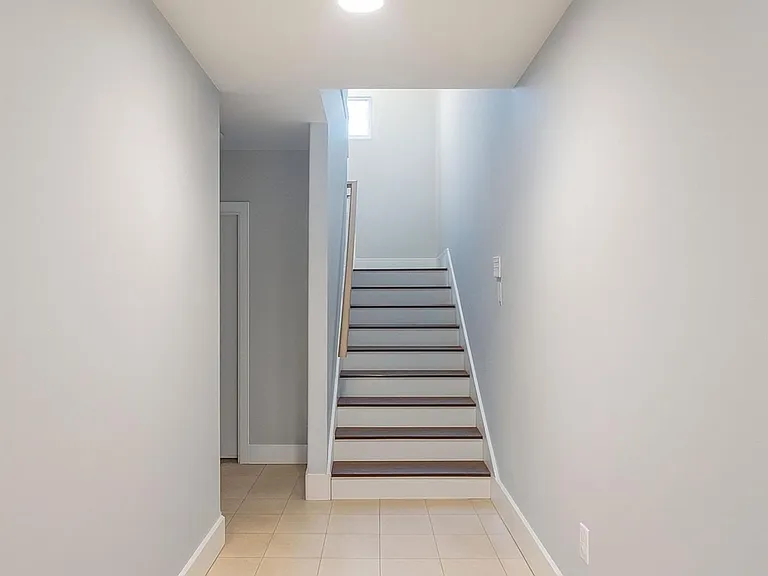 404 Parker St — Photo 3