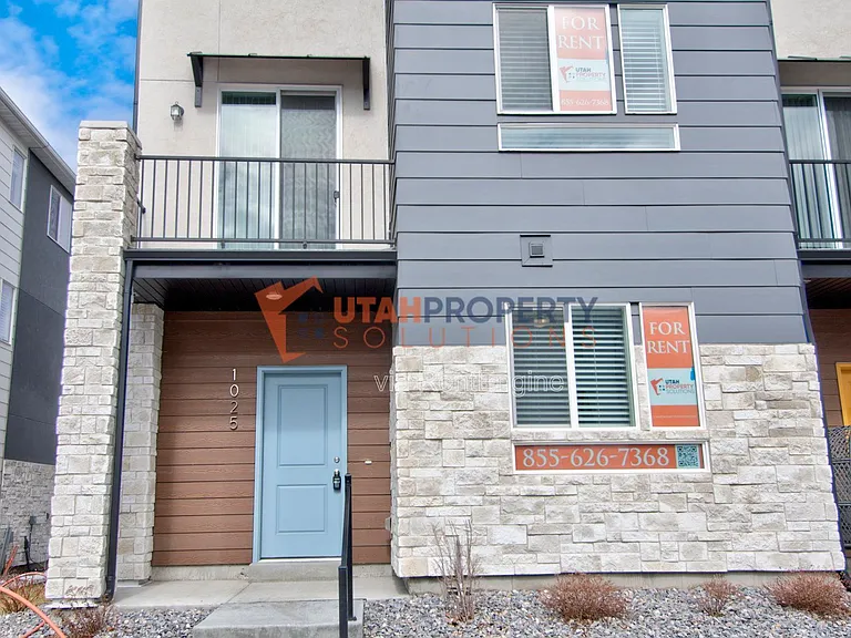 1025 W 400 S — Photo 4