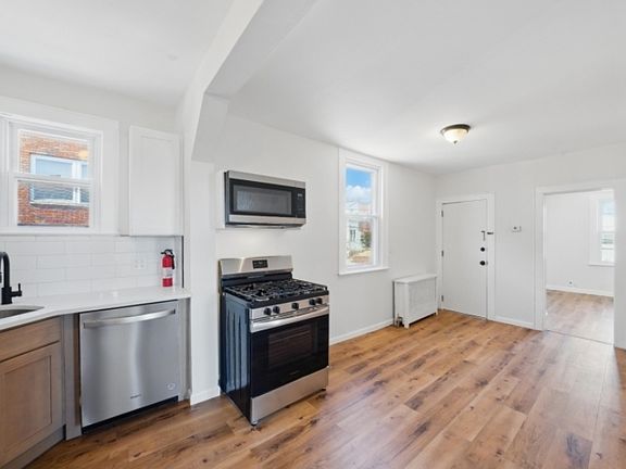 5th image of 89 King St Floor 2