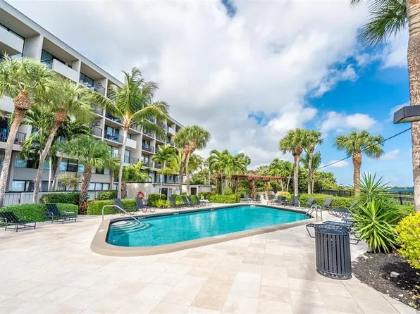 1830 Embassy Dr, West Palm Beach, FL