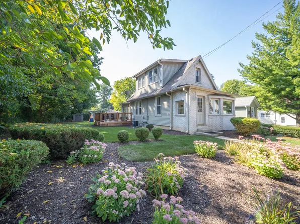 71 Lovell St, Elgin, IL 60120