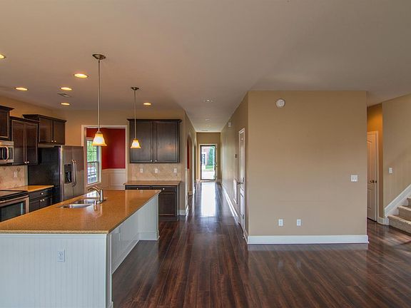 5th image of 629 Waveland Museum Ln