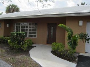 633 E Conference Dr, Boca Raton, FL 33486