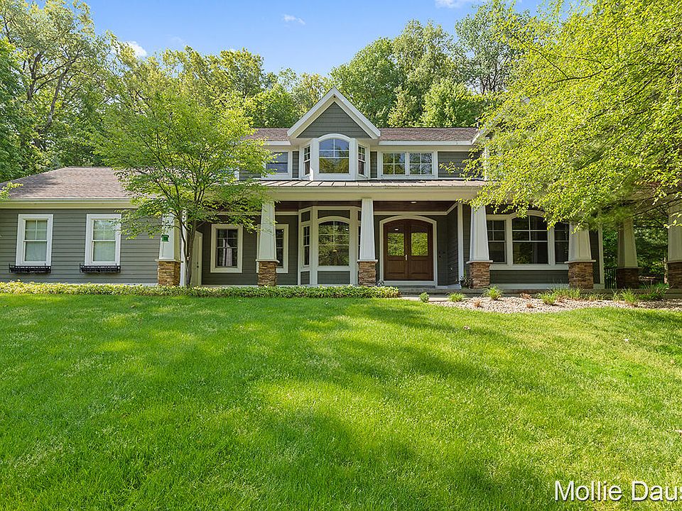 1st image of 7150 Armadale Ct NE