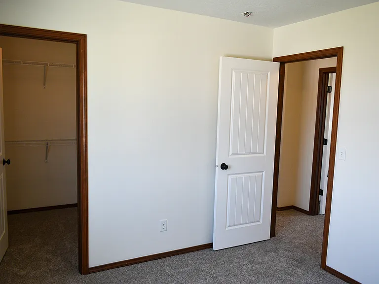 9104 N Elm St — Photo 12