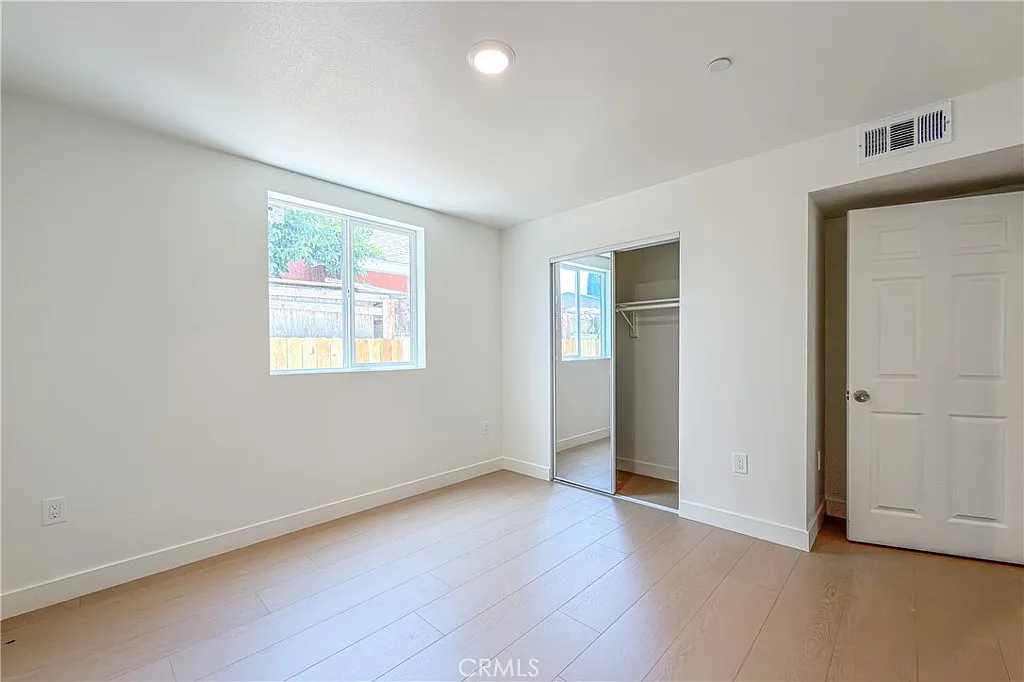 14 bed, 5139 sqft, $19,200 — Photo 4