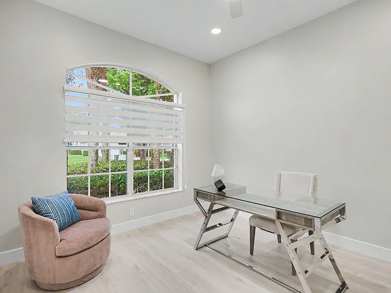 7832 Rockford Rd — Photo 21