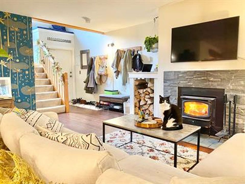 1st image of 71 E Redrock Dr #105