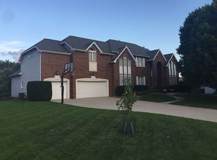 1903 Redbud Ln, Bloomington, IL 61704