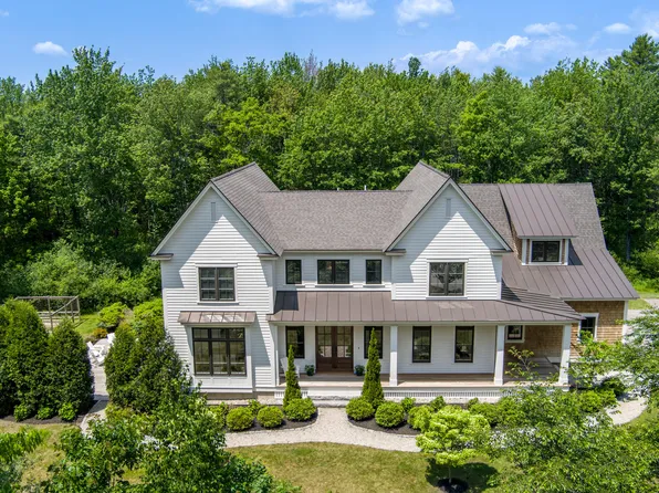 38 Fieldstone Lane, Falmouth, ME 04105