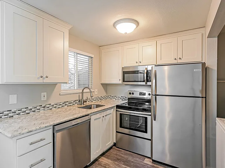 5011 SW Beaverton Hillsdale Hwy — Photo 27