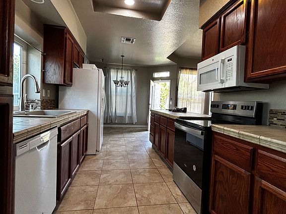 3rd image of 4617 Mykonos Way