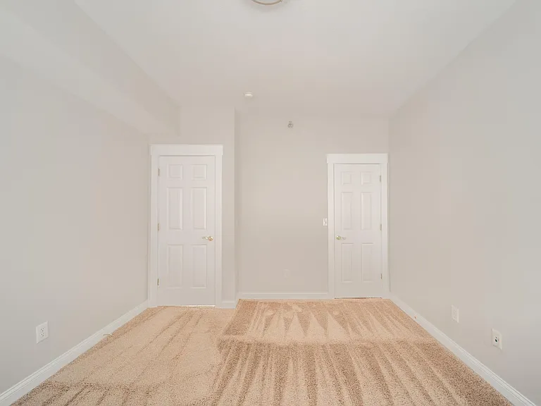 234 E 9th St #102 — Photo 8