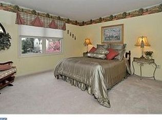 37 Radcliff Dr, Doylestown, PA 18901