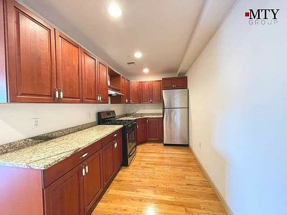 3rd image of 58-28 44th Ave #2H