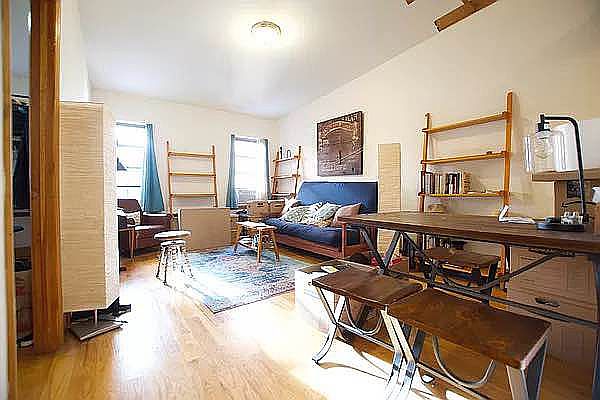 1st image of 161 W 72nd St APT 6