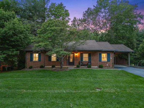 425 Seminole Dr, Blacksburg, VA 24060