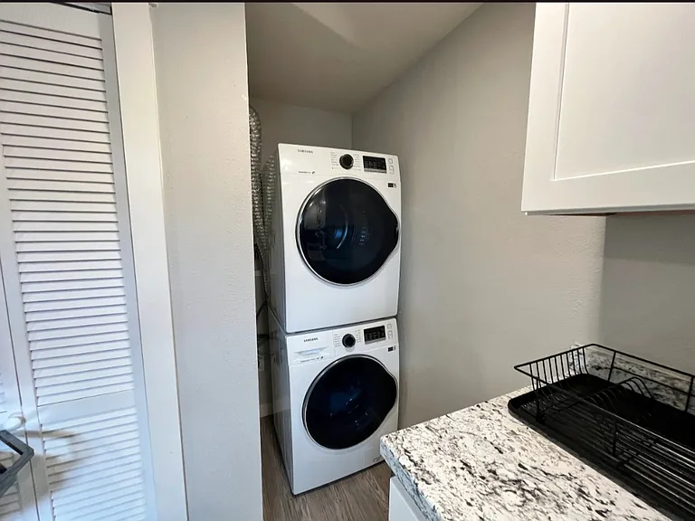 401 Leo Ln #B — Photo 19